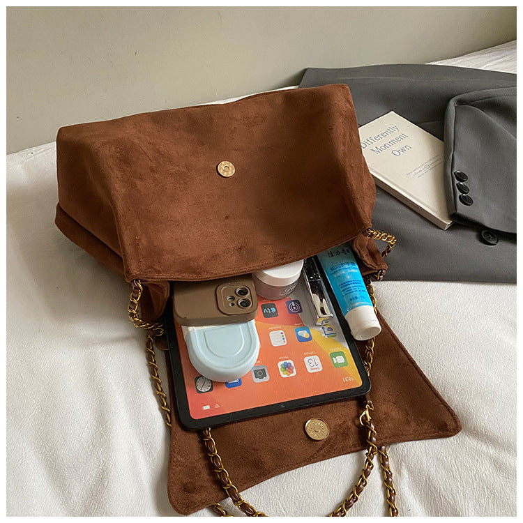 Sac Bandoulière Suédine Chaîne Tressée - Nay Shop (4 coloris)